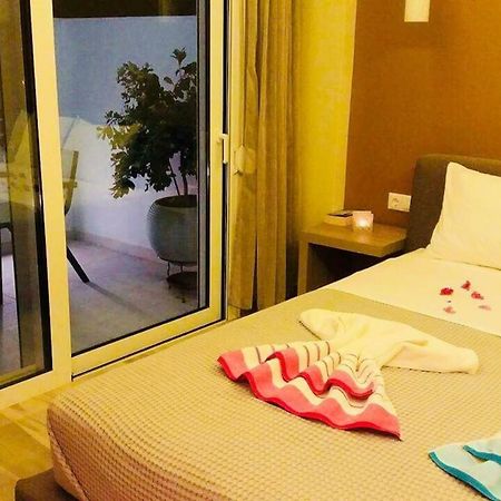 New Luxury Apartments In ปลาเกียส ภายนอก รูปภาพ
