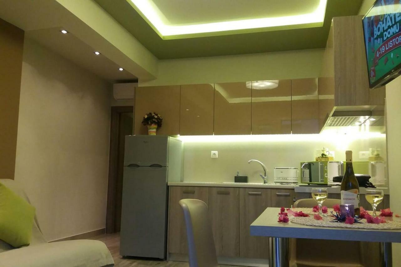 New Luxury Apartments In ปลาเกียส ภายนอก รูปภาพ