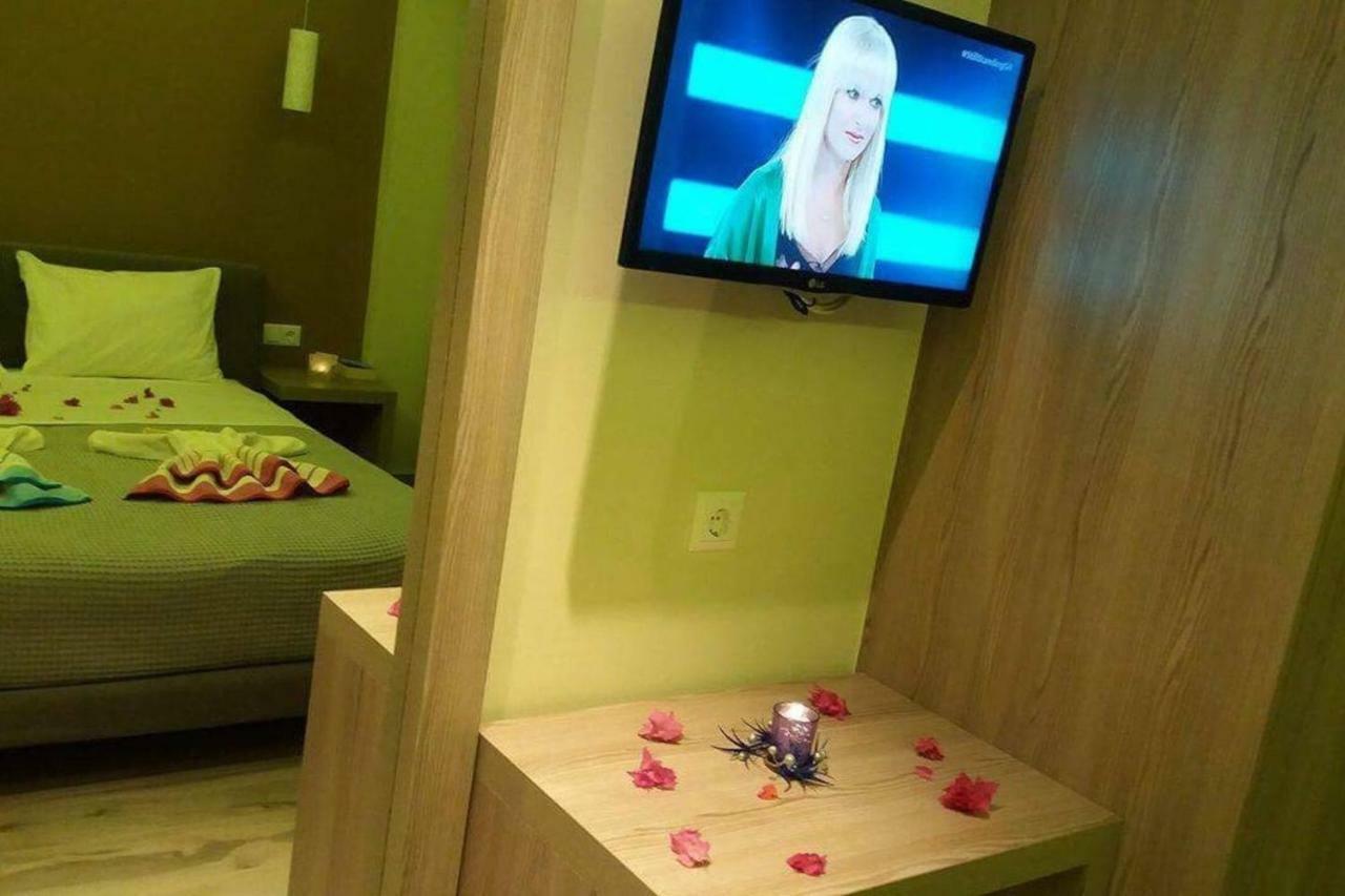 New Luxury Apartments In ปลาเกียส ภายนอก รูปภาพ