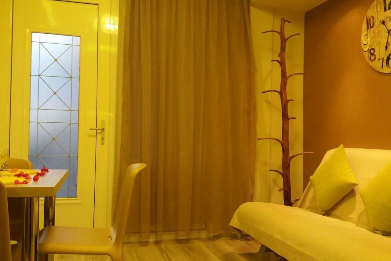 New Luxury Apartments In ปลาเกียส ภายนอก รูปภาพ