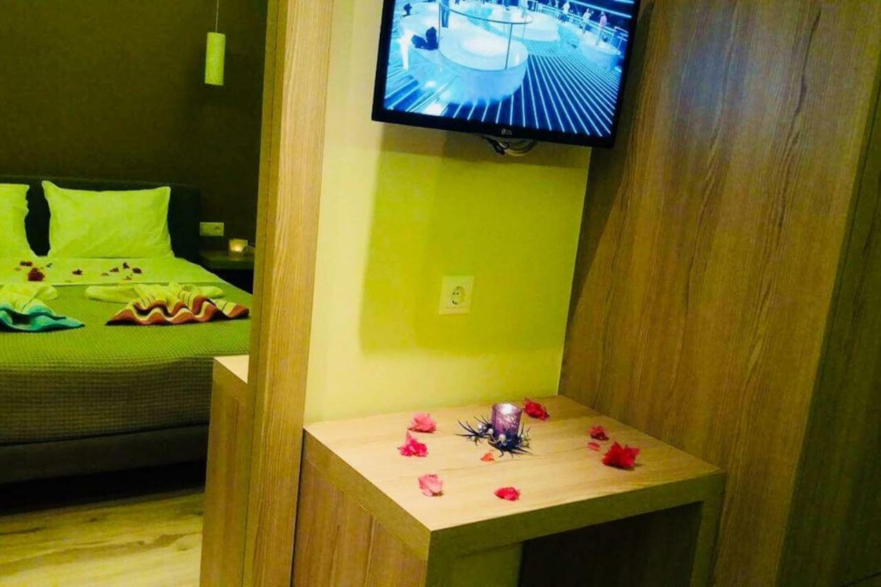 New Luxury Apartments In ปลาเกียส ภายนอก รูปภาพ